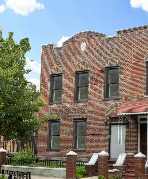 77 Legion St