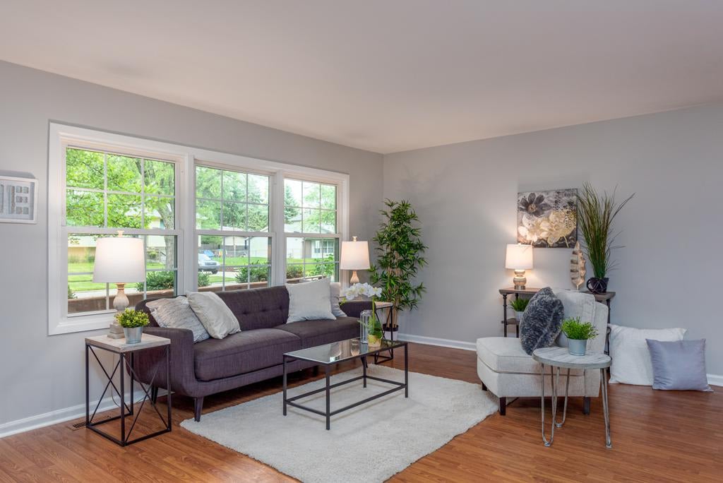 7418 Brookside Dr., Hanover Park, IL 60133