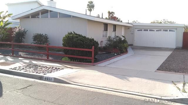 8911 Laddie Ln