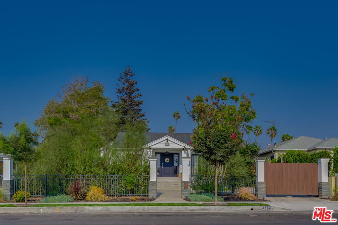 3752 Ocean View Ave, Los Angeles, CA 90066