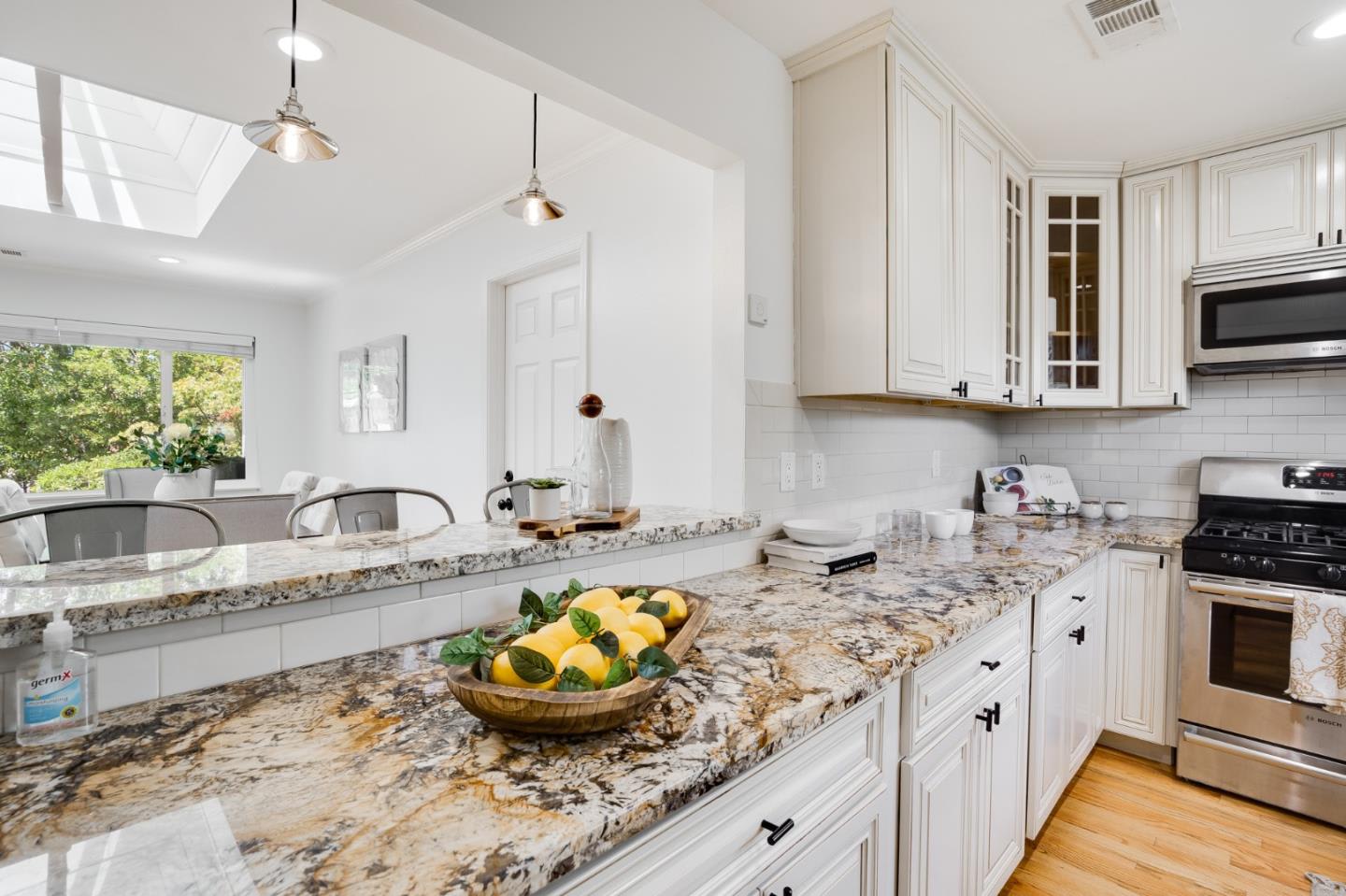 15720 Loma Vista Ave, Los Gatos, CA 95032-3637