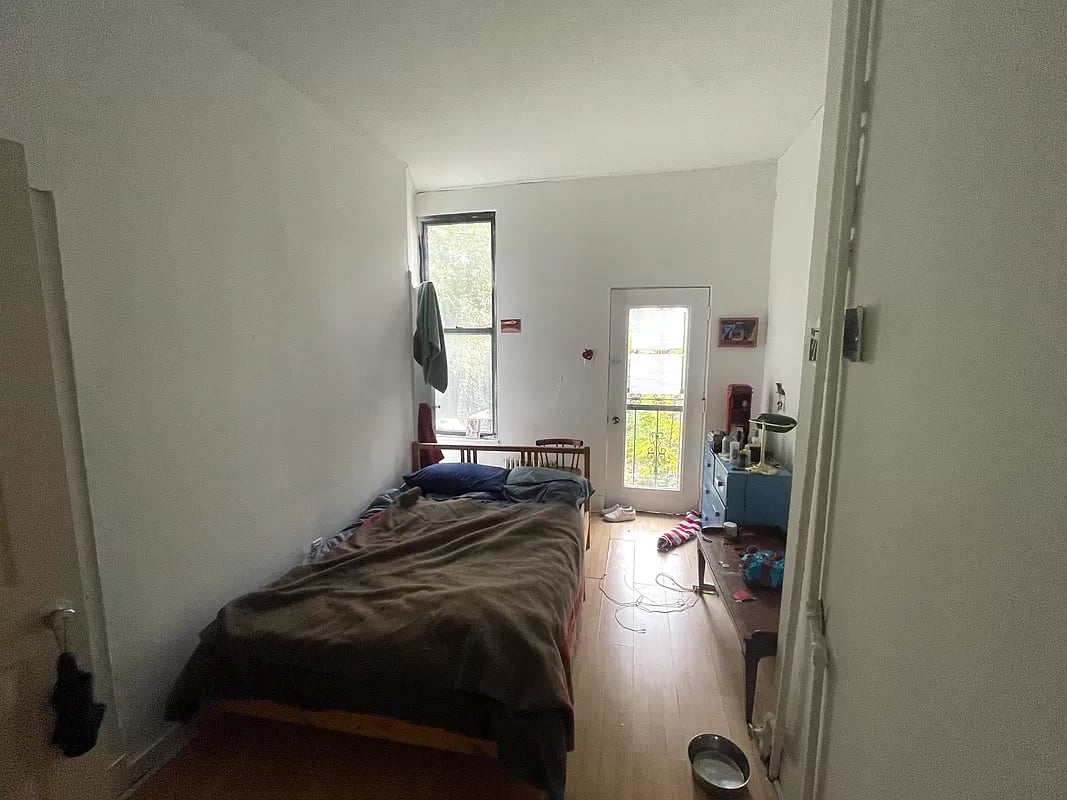 369 Menahan Street #2L