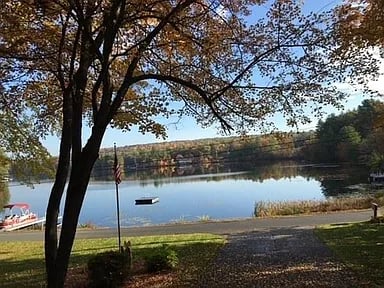 302 Beaver Lake Rd