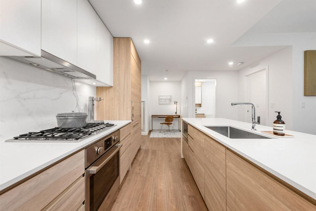 585 Austin Ave, #2103