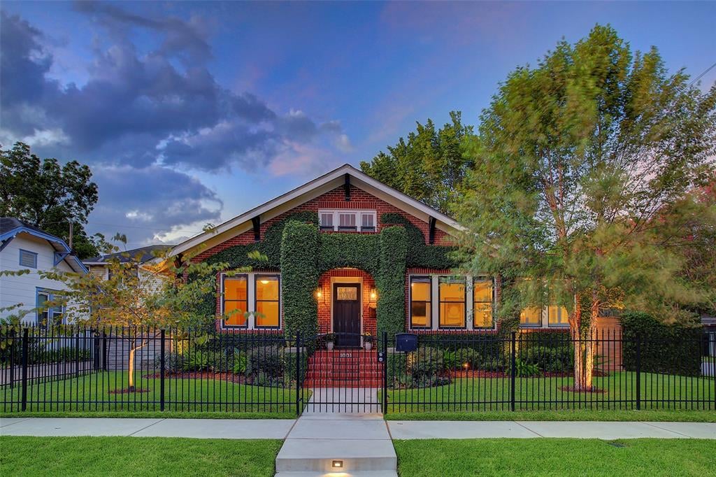 1001 Bayland Ave