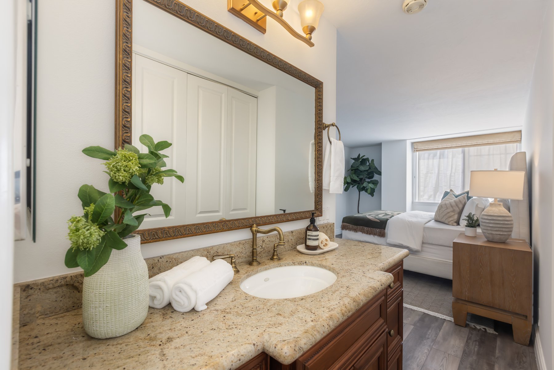 10751 Wilshire Blvd #702, Westwood