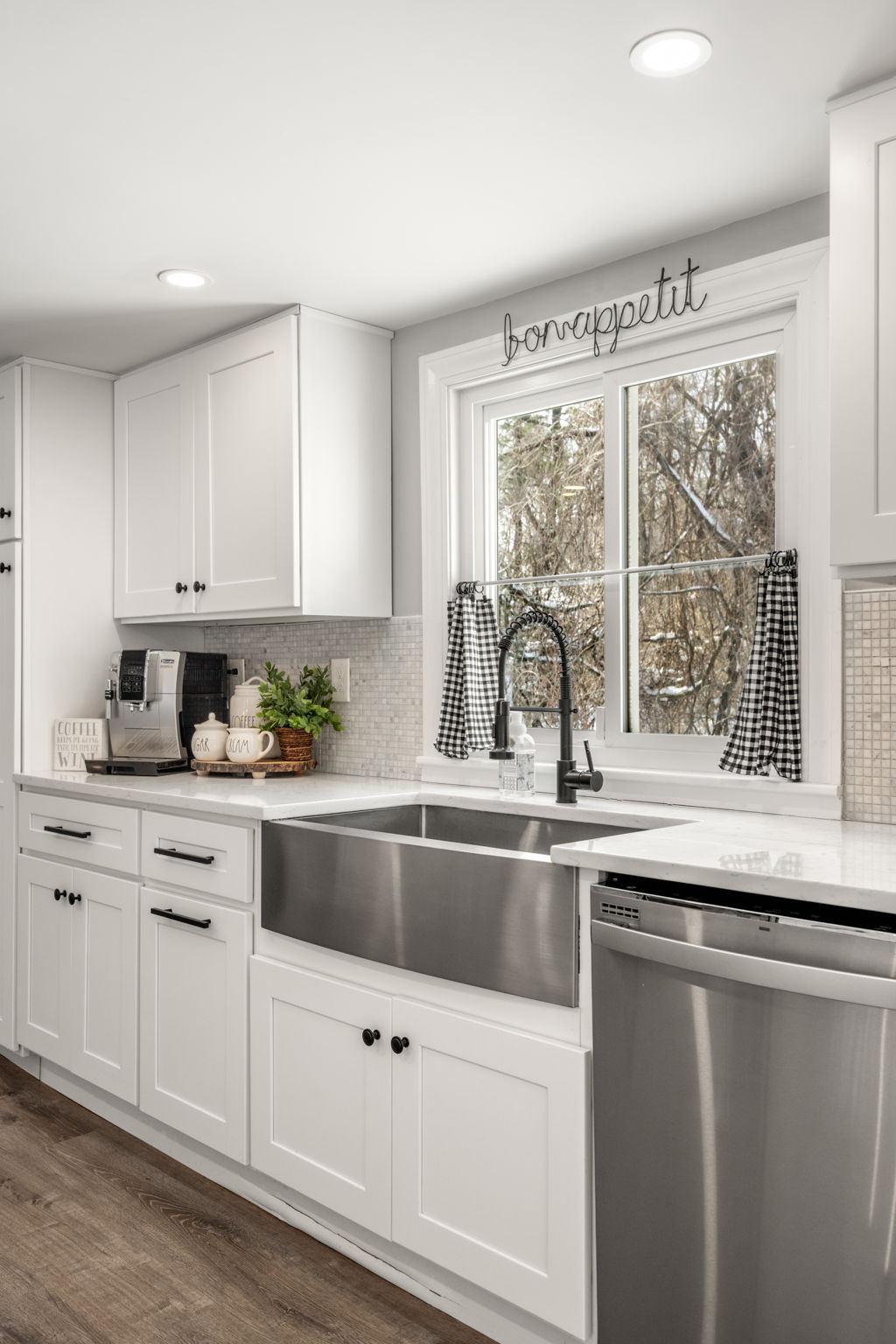 Adorable Farmhouse Right Off Route 3 in Hanover 