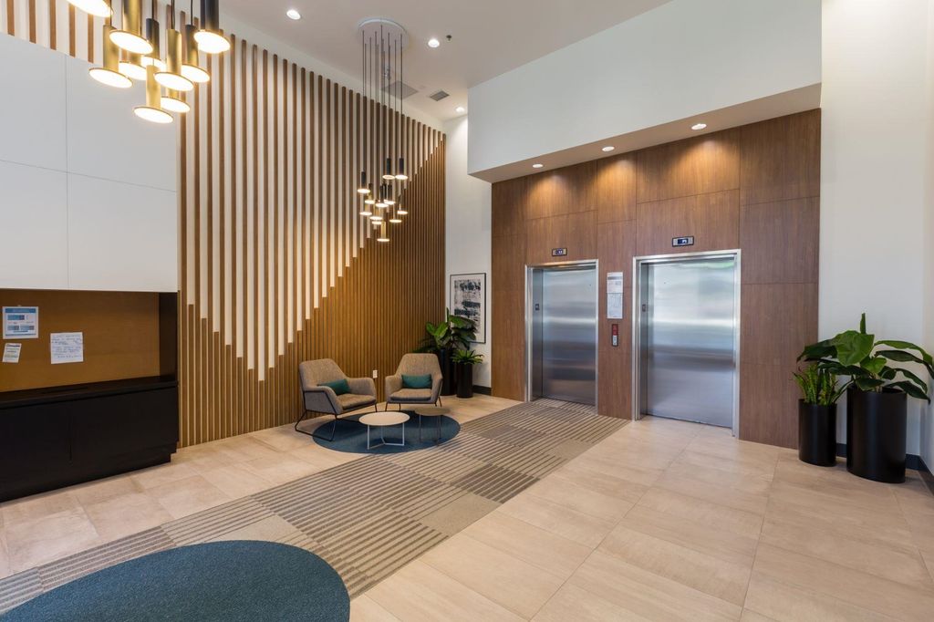 8580 River District Crossing, #PH709