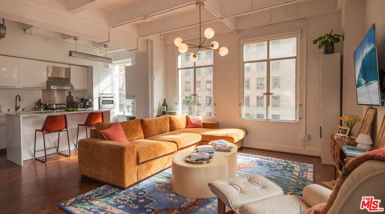 6253 Hollywood Blvd, #402