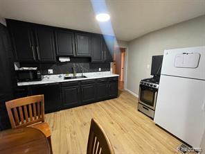 1228 E JARVIS Avenue, Hazel Park 48030