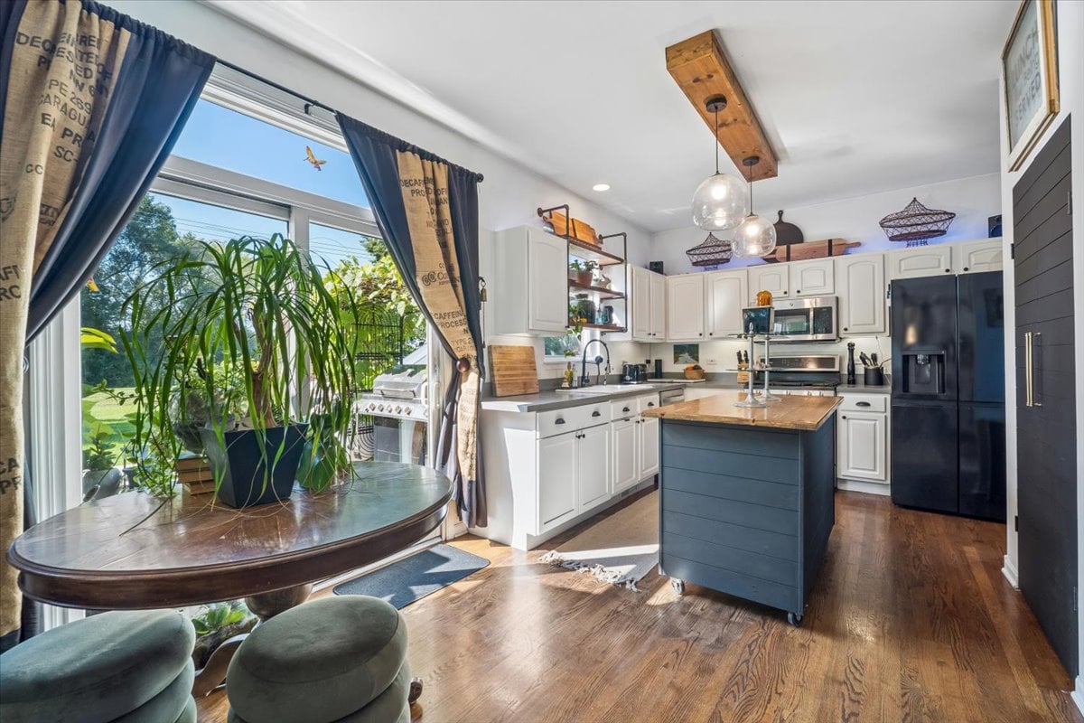 Stunning McHenry Oasis
