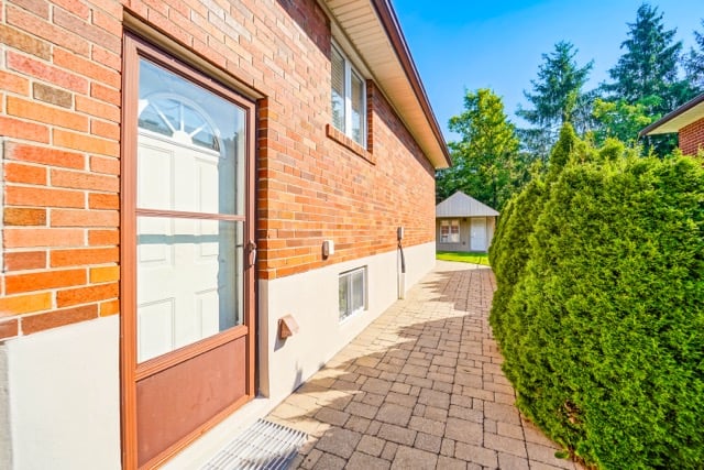 3623 Holden Cres
