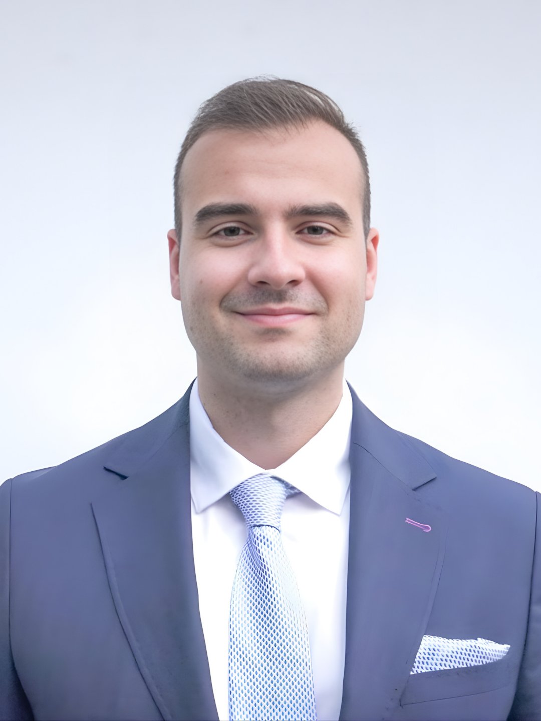 Miljan Bozic New York, NY Real Estate Agent Headshot
