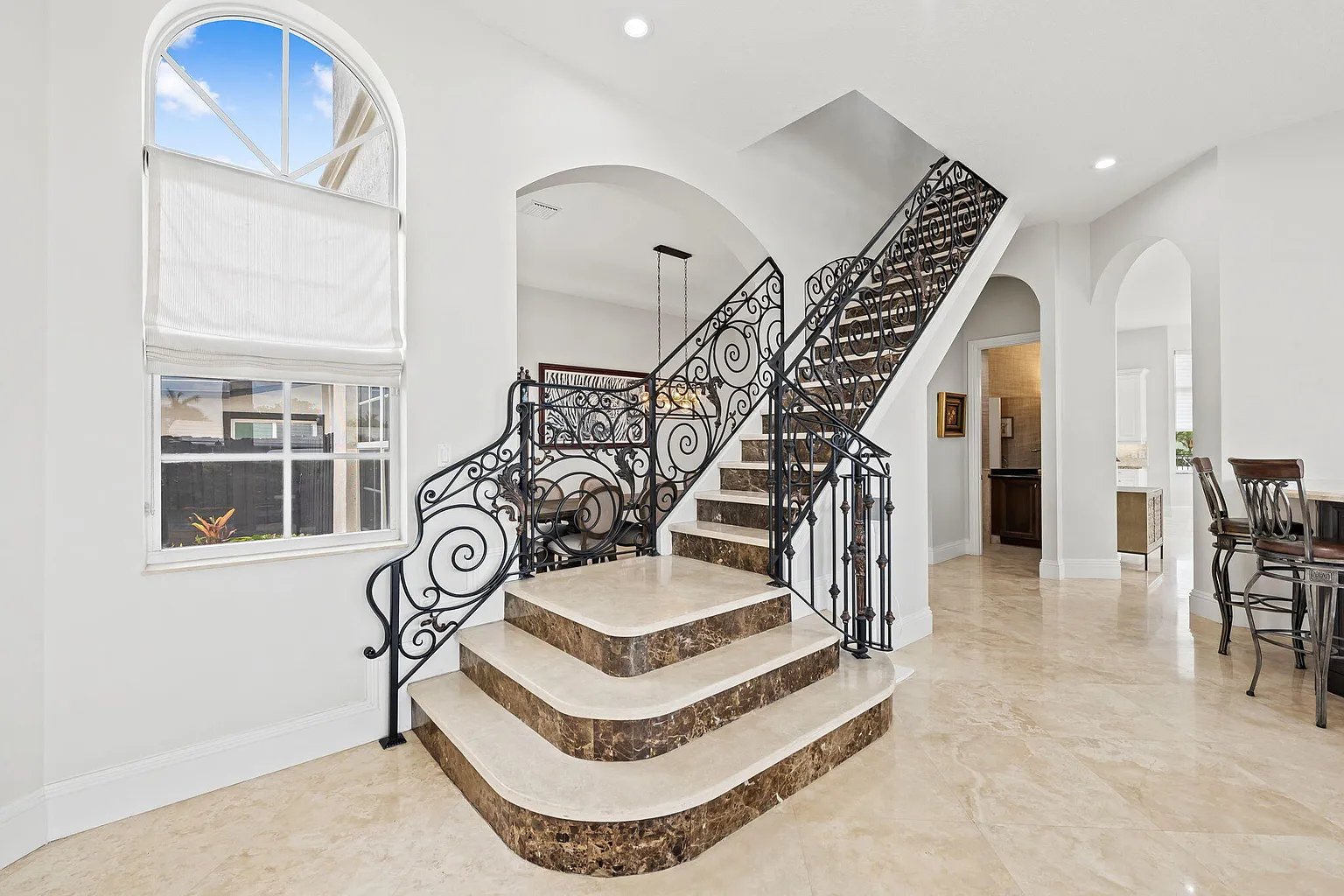 1261 NE 27th Wy
