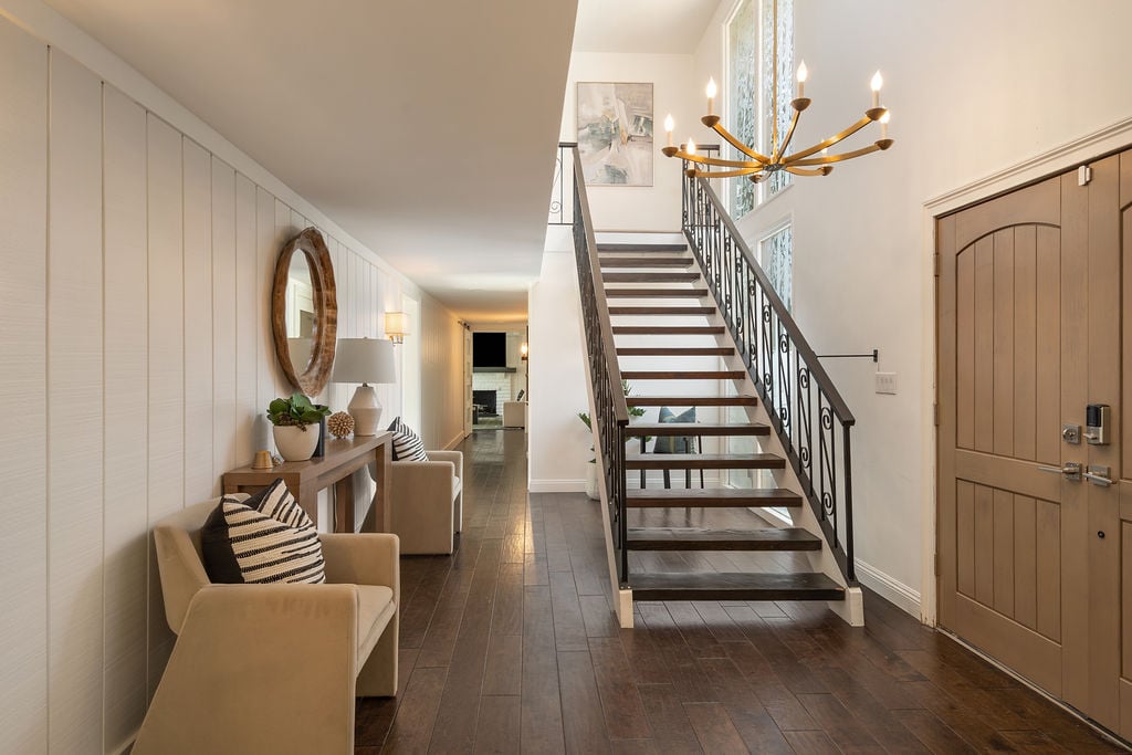 11042 Hunting Horn Drive, North Tustin, CA 