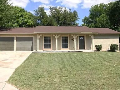 2710 Lake Mont