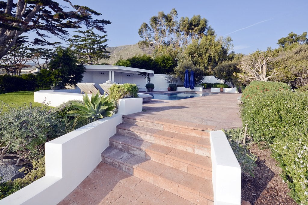 Velvet Lodge