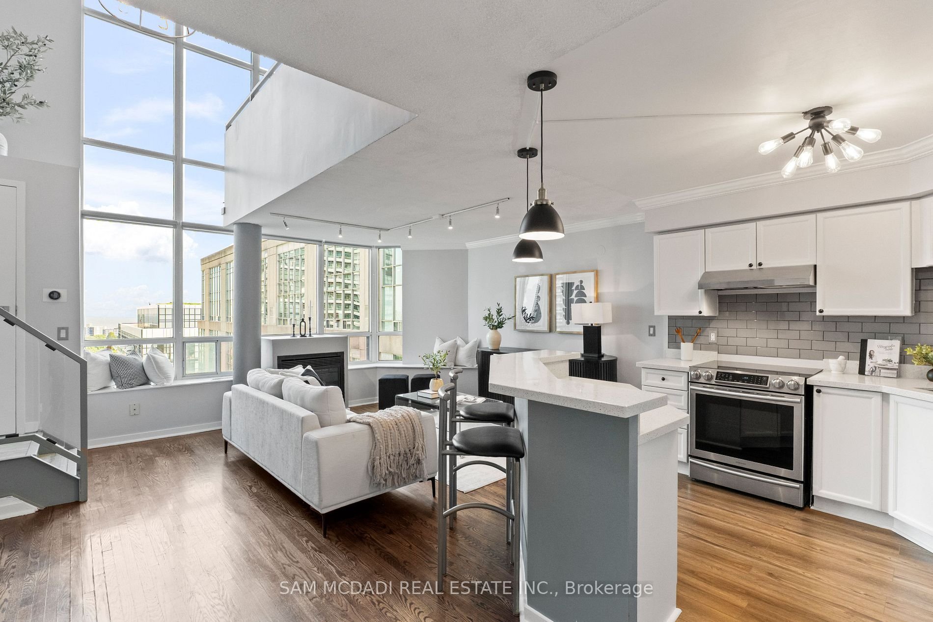 DREAMY TWO-STOREY PENTHOUSE