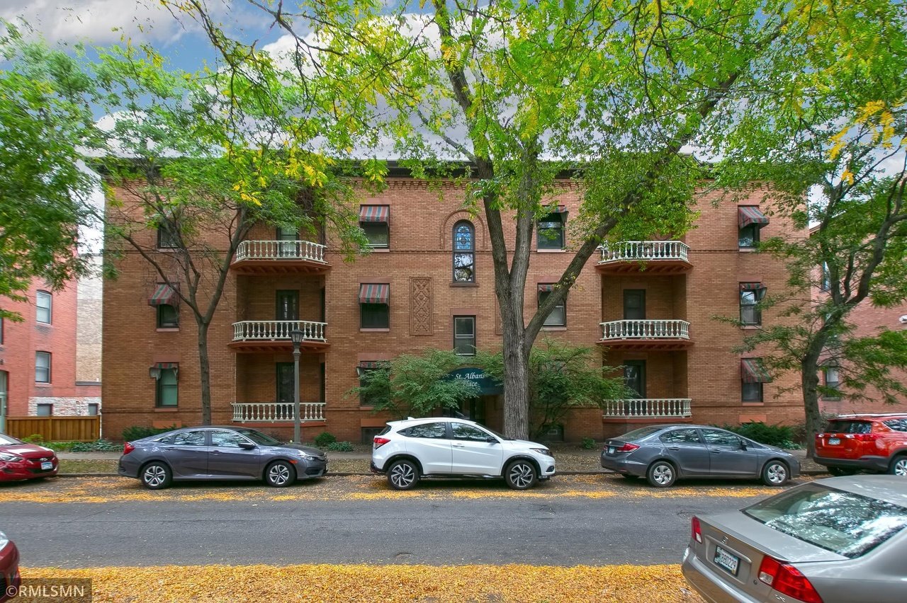 24 Saint Albans St S #7