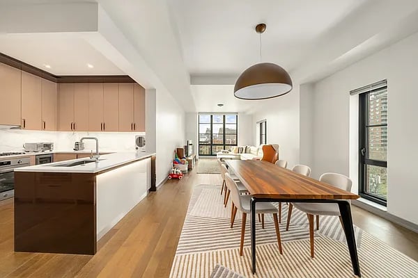 261 WEST 25TH STREET UNIT: 8D