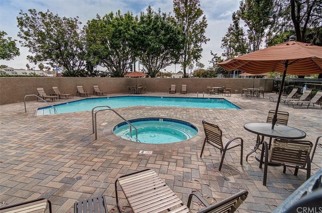 921 Lombard Ct