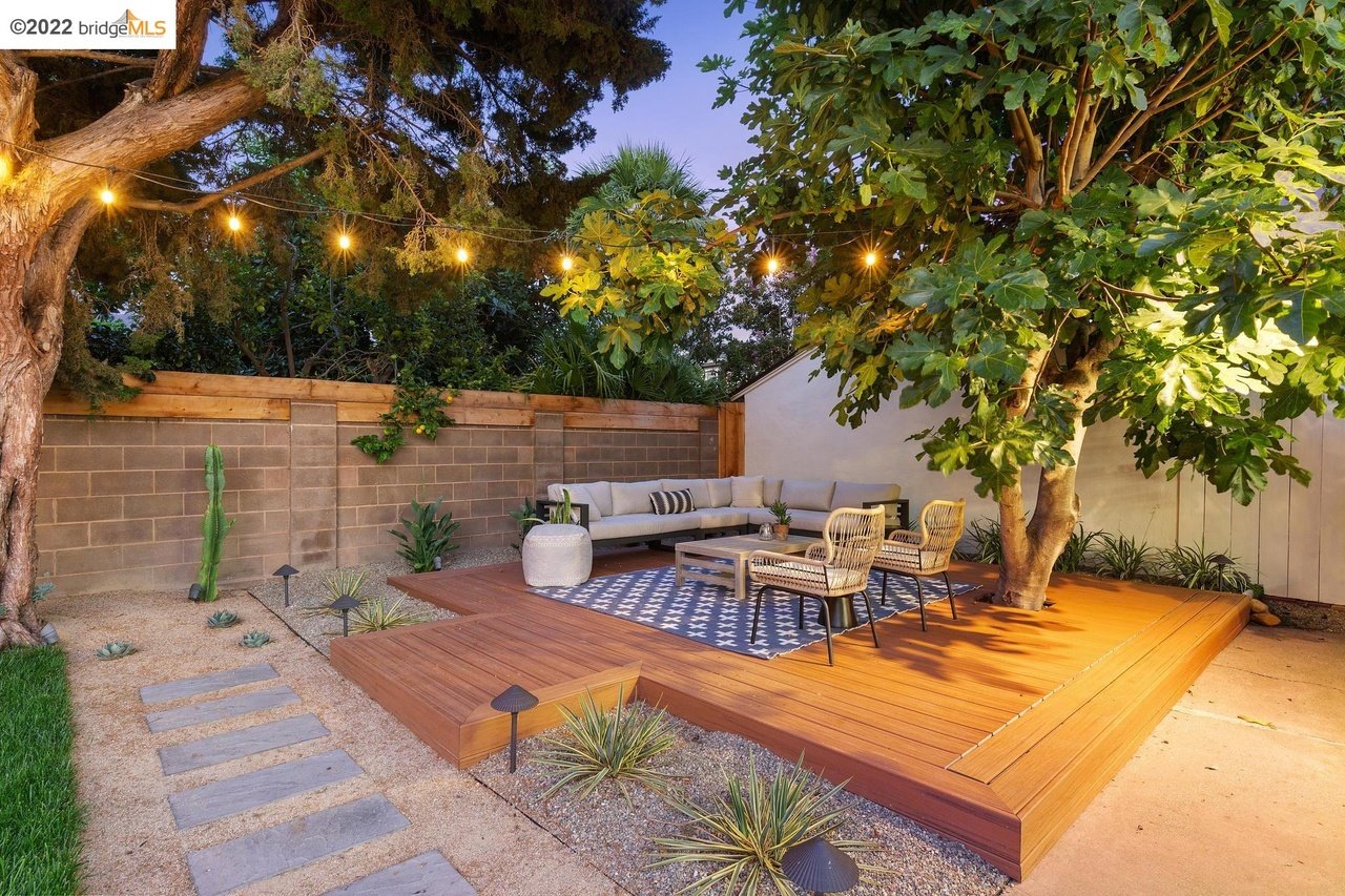 855 Evergreen Ave