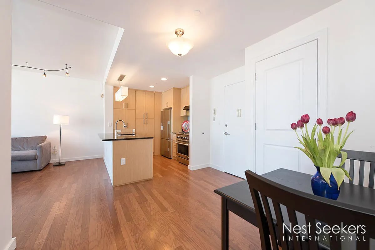 5-49 Borden Ave, #F9