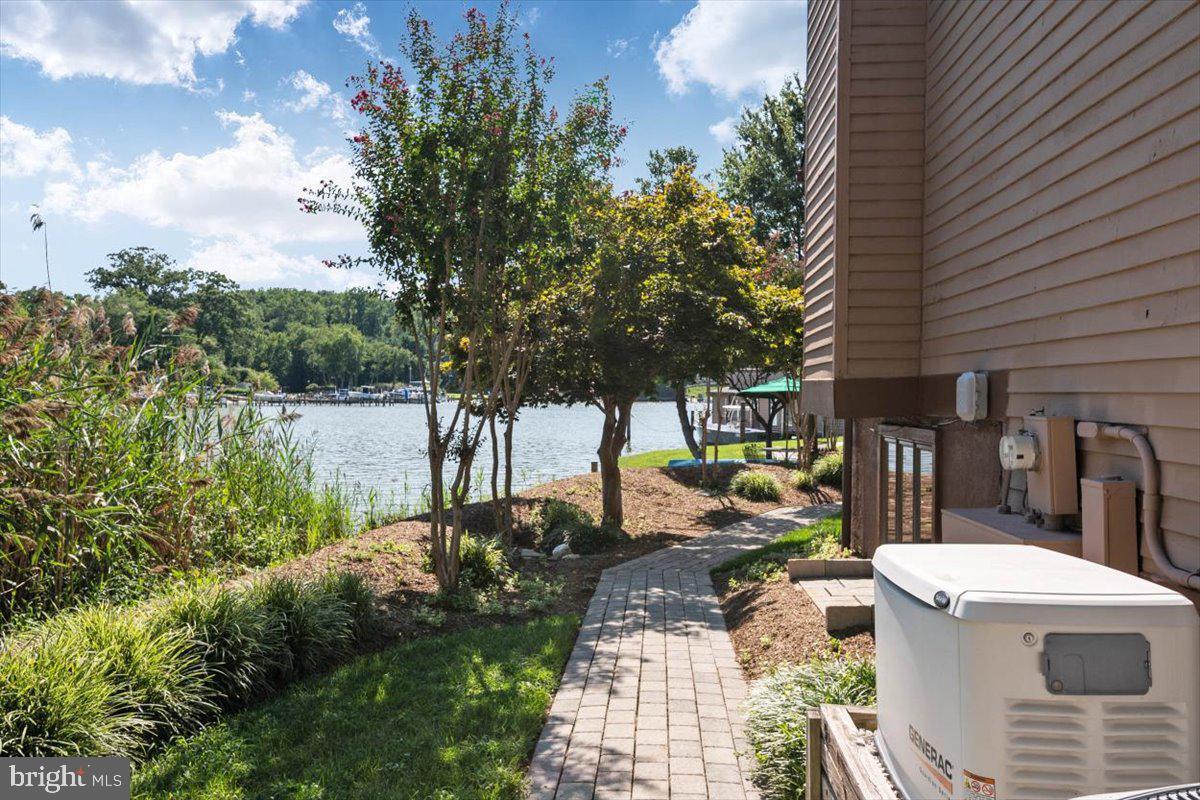 88 E Lake Dr