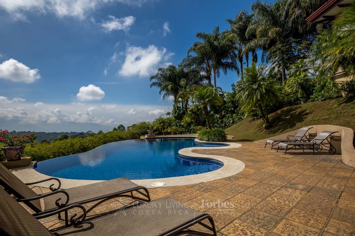 20090 - Luxurious Coffee Estate for Sale in the Mountains of Alajuela