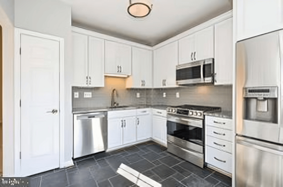 20447 Chesapeake Sq #302