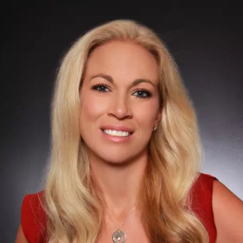 Alicia Lee Fort Myers, FL Real Estate Agent Headshot