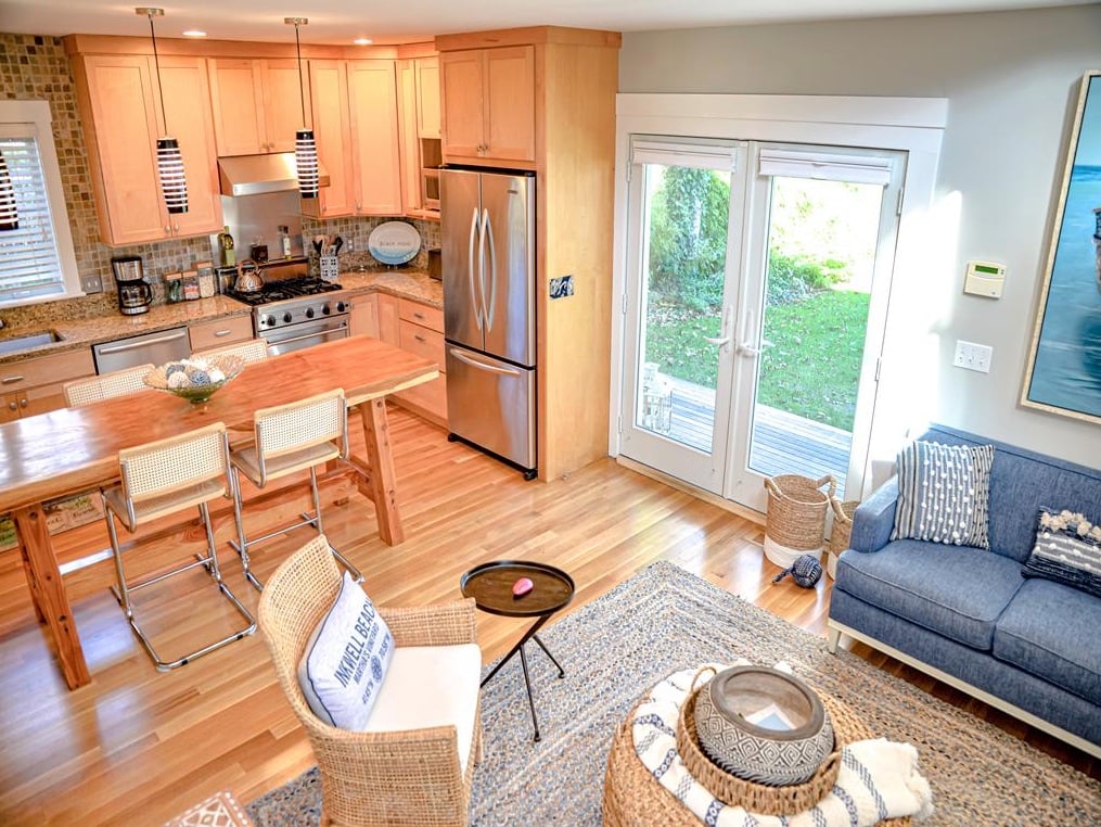 12 Pocasset Ave