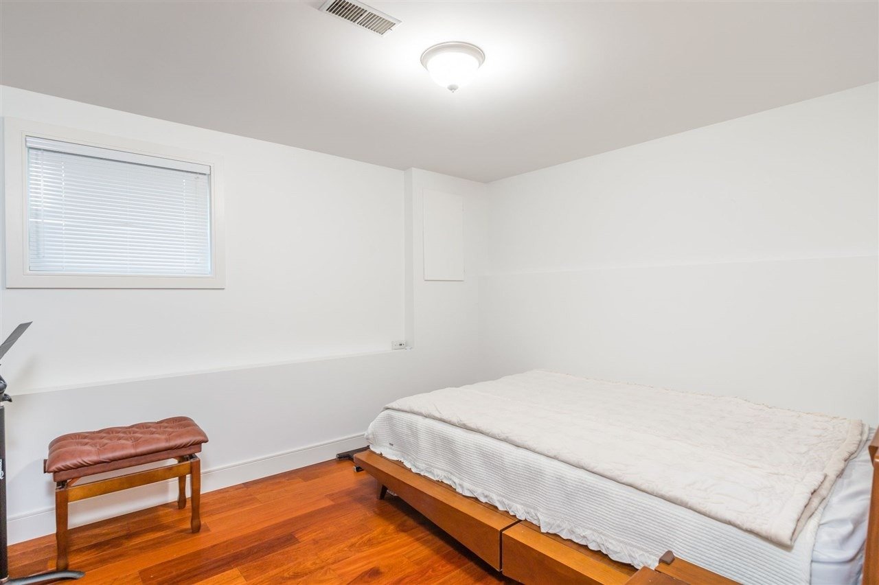 927 Smith Ave