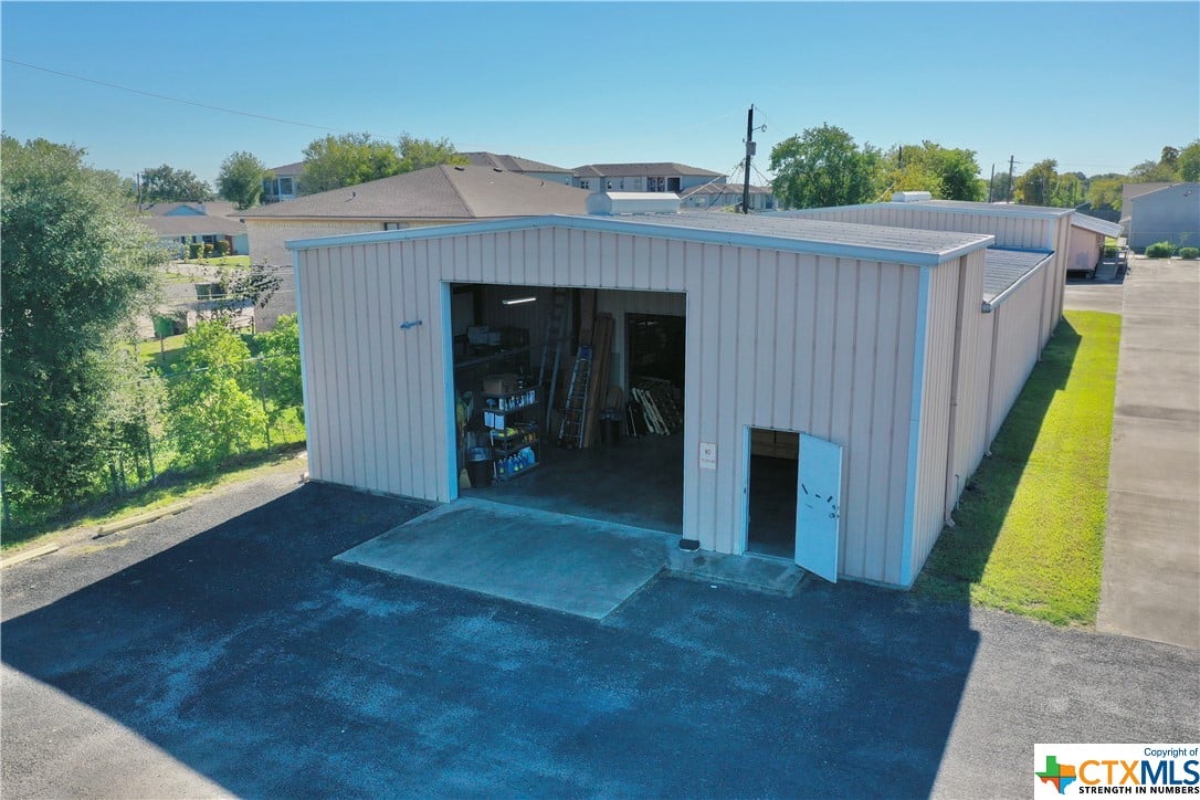 1905 Leary Ln