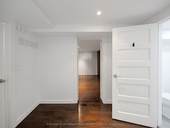 38 The Kingsway