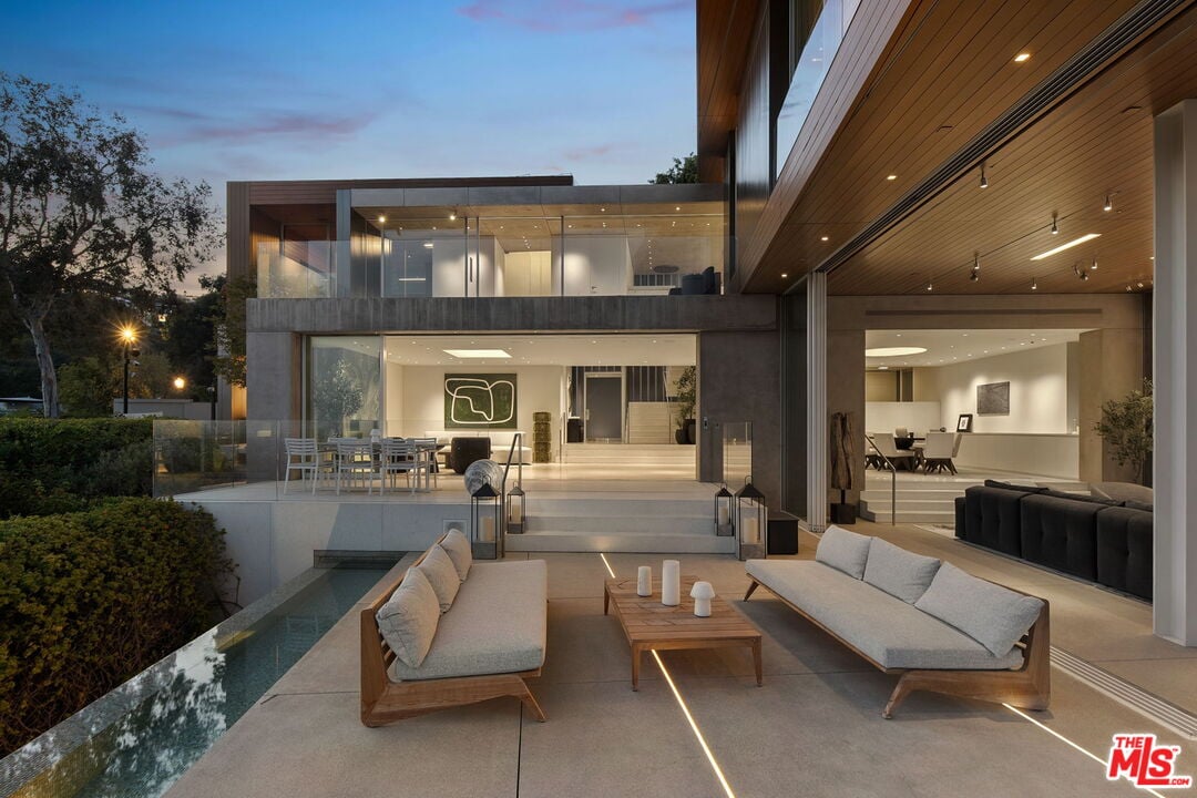 Seraph Pavilion, Sunset Plaza Dr, 90069