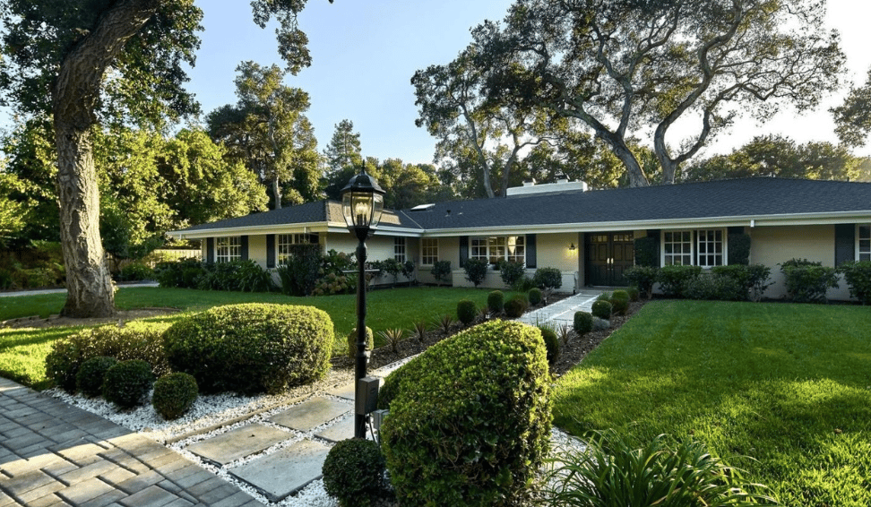 Lush green foliage in a well established lawn at luxury home in Atherton, CA