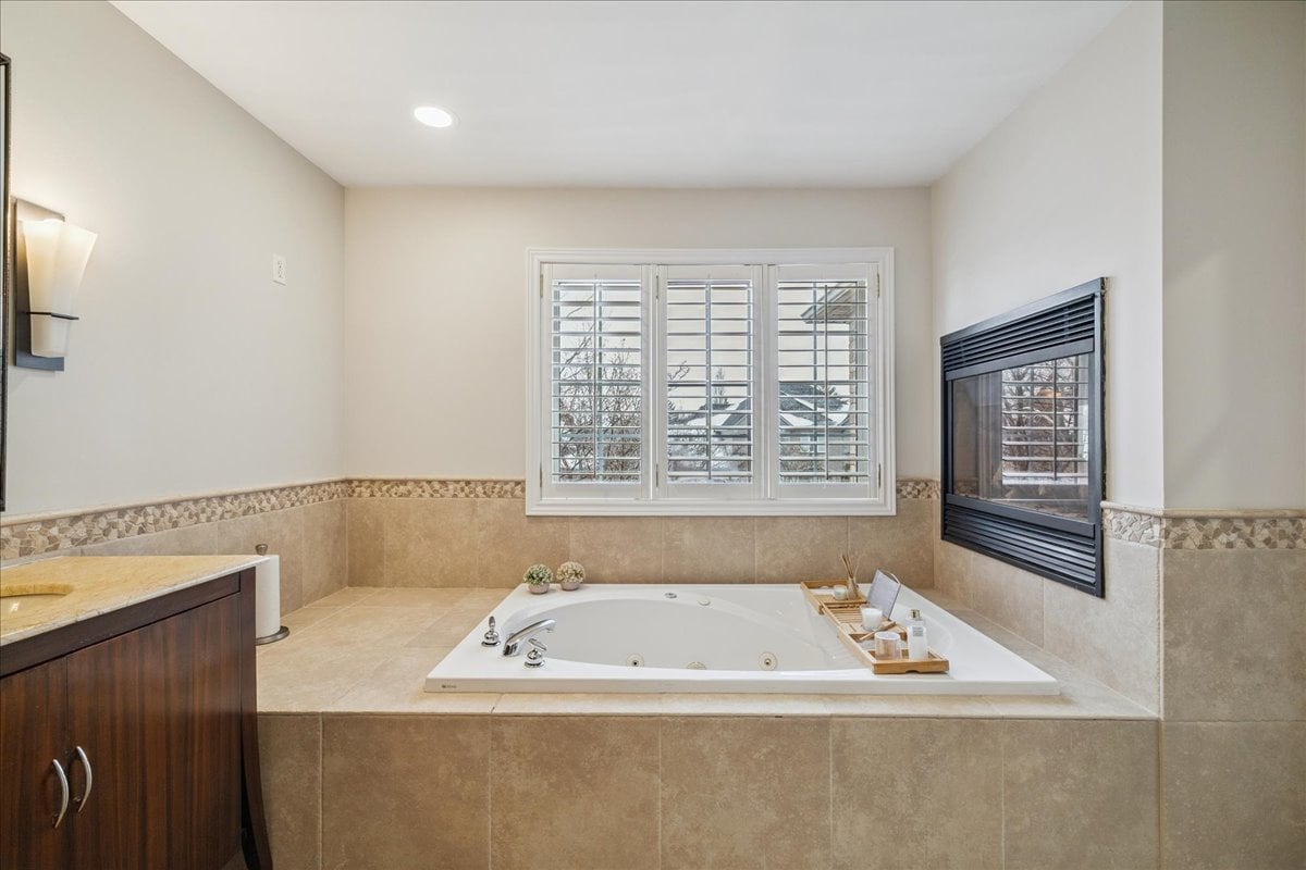 2509 Armour Crescent