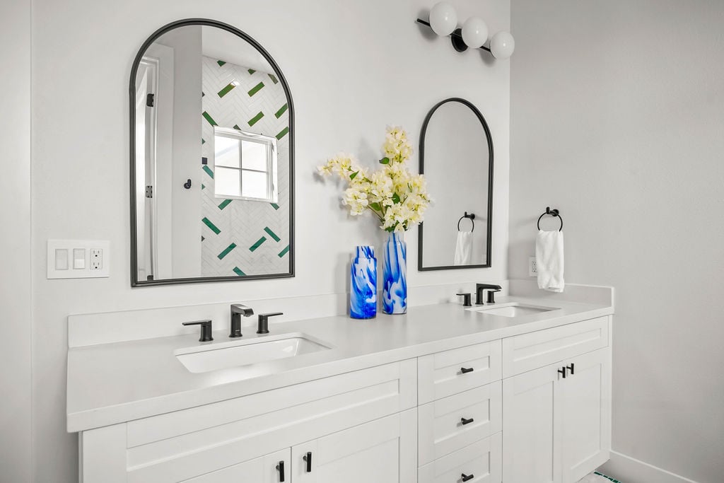 Coastline Drive - Custom Residence 