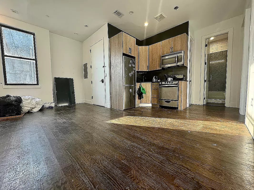 412 Suydam St 3B