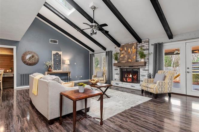 2211 Spruce Lodge Dr