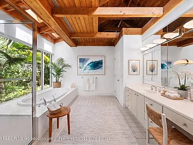 6 La Costa Way