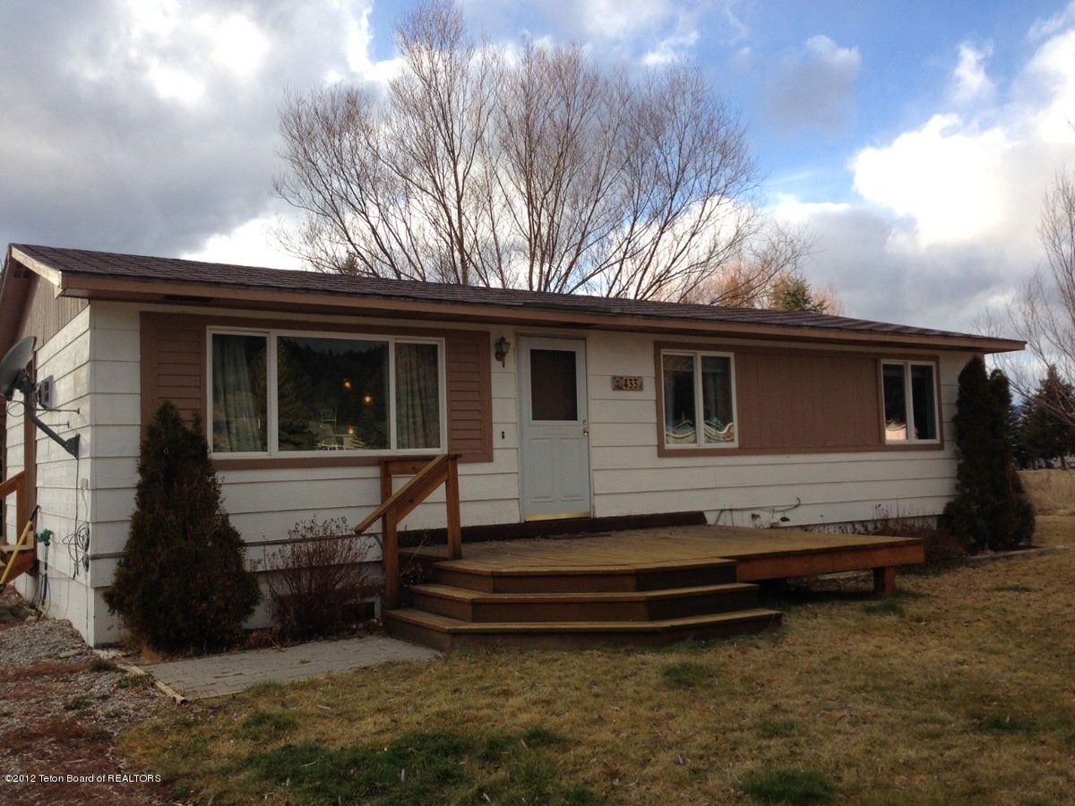 433 Meadows Ct