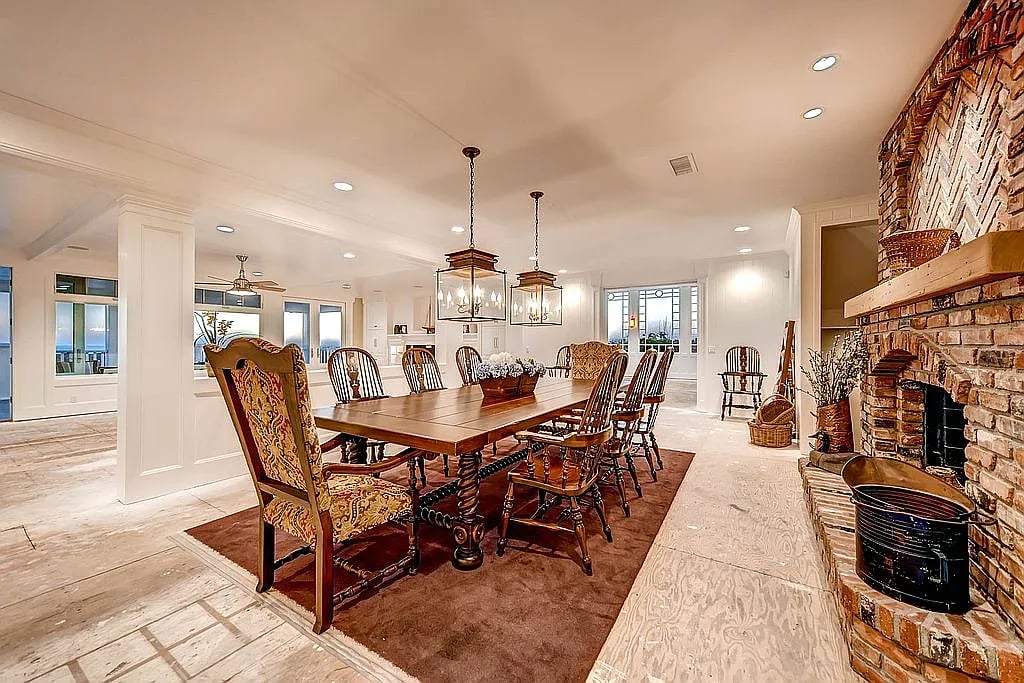 4403 Highland Dr