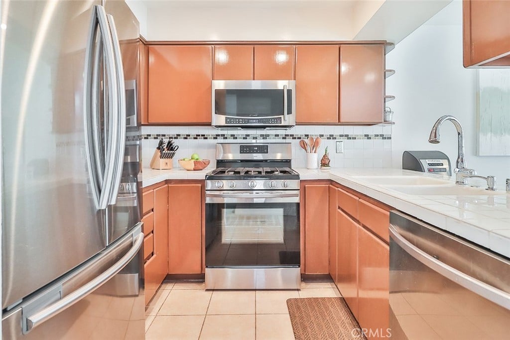 5765 Lake Lindero Dr