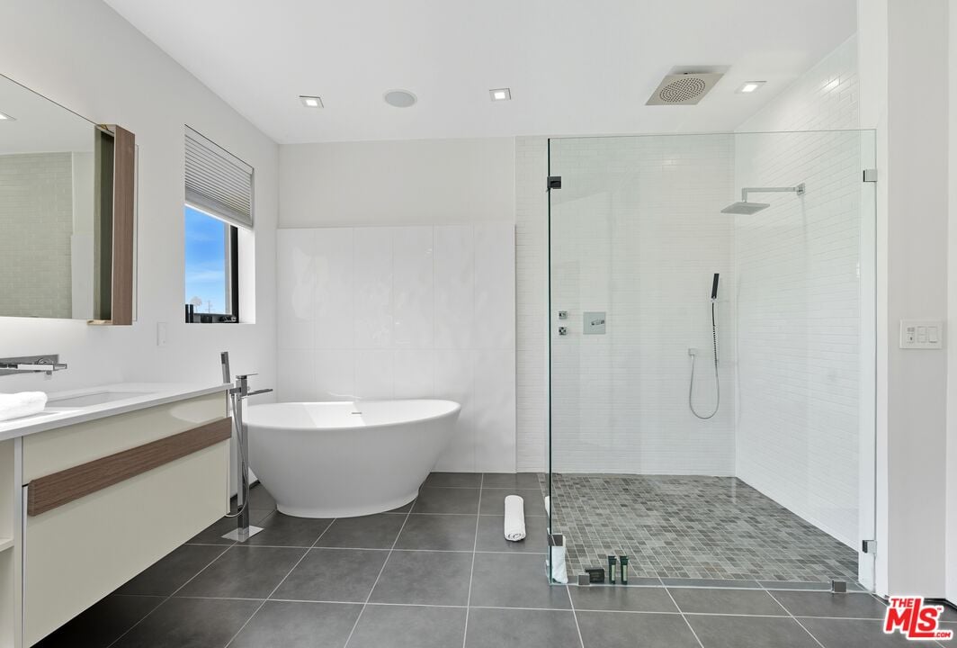 N Crescent Heights Blvd, 90046