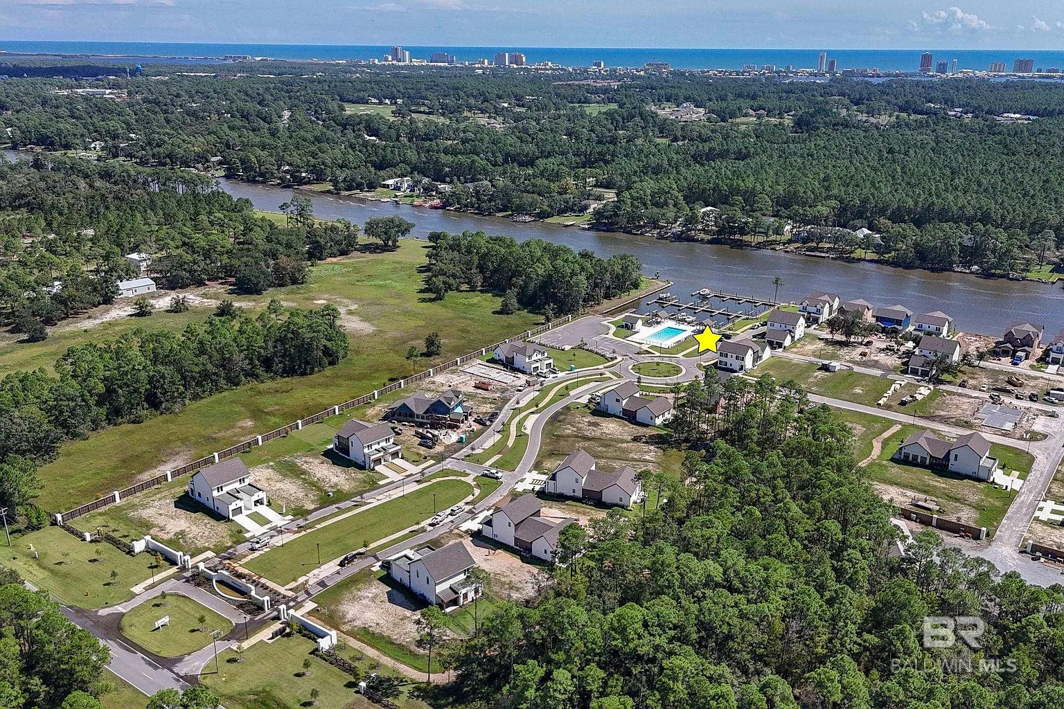 902 Inlet Cir