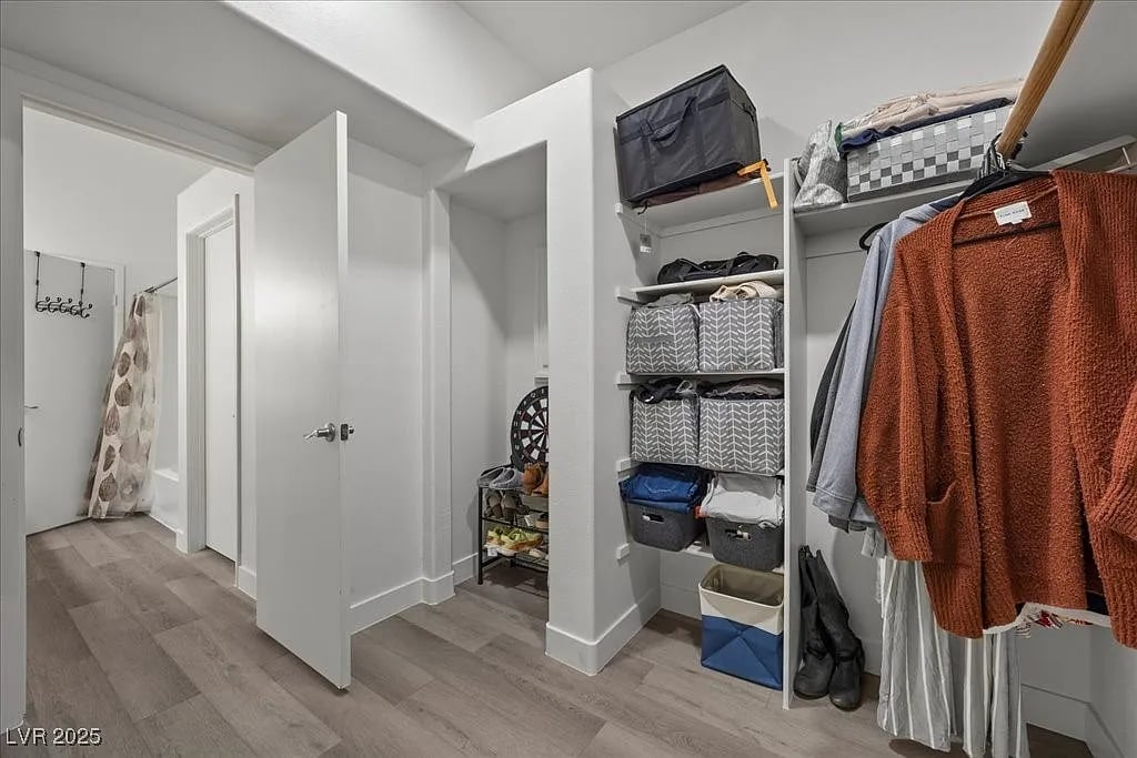 5000 Red Rock Unit: 240