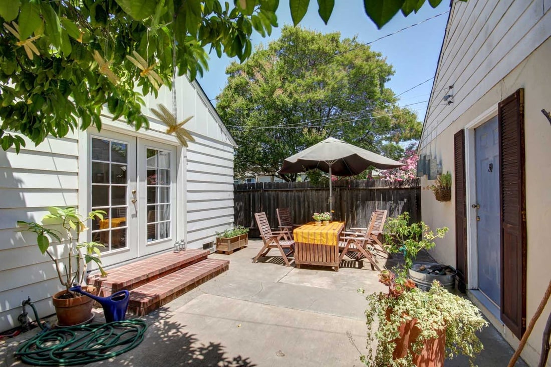 Just Listed! Excellent Location! and Under $300K!