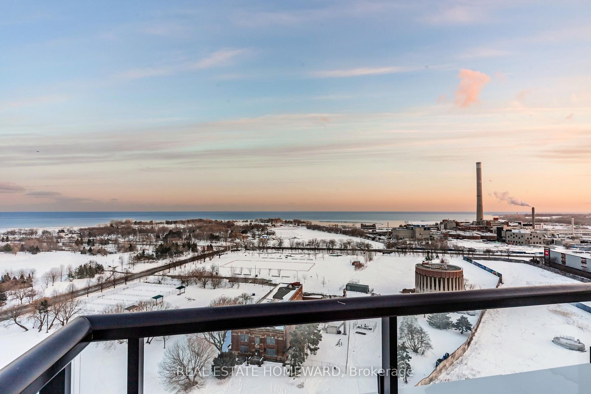 PENTHOUSE BY THE BEACHES 